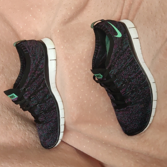 Nike free flynit running shoes size 8 - Picture 3 of 9